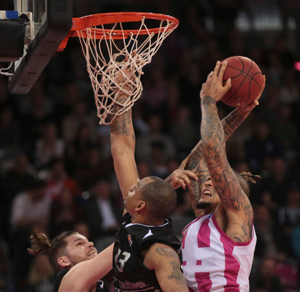 阵埃弗顿的 阵埃弗顿的