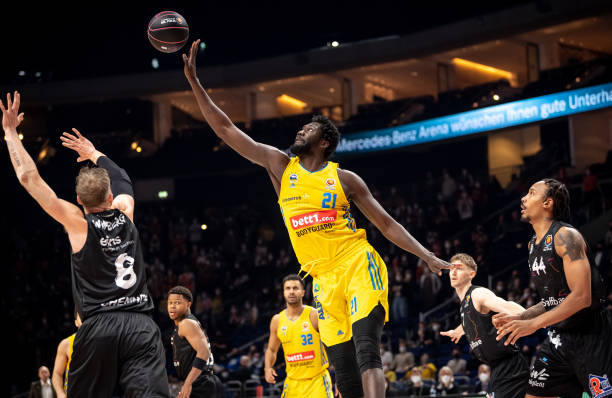 武磊迎来了 武磊迎来了